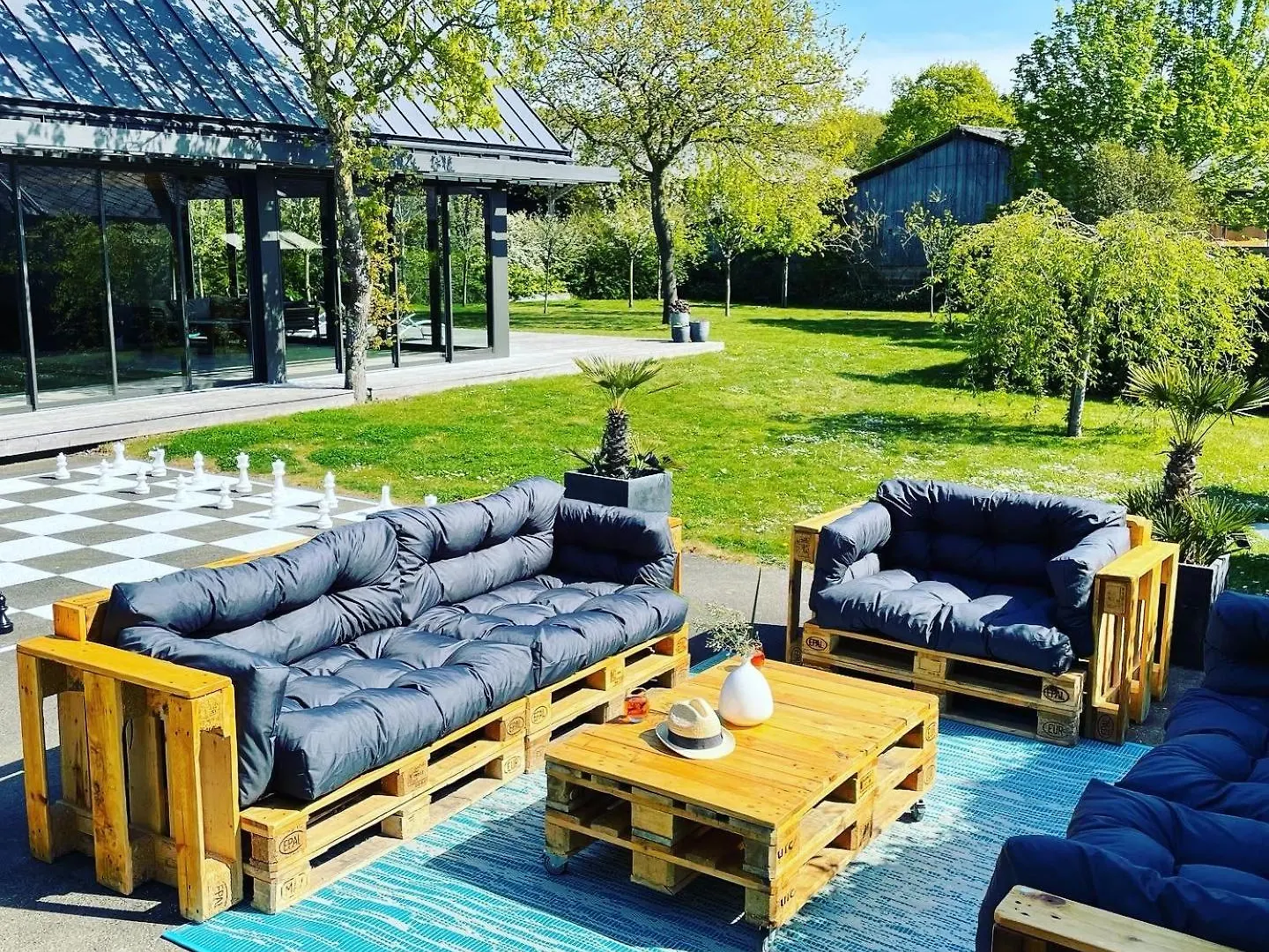 Domaine Du Grenier Holiday home Yffiniac Bed & Breakfast