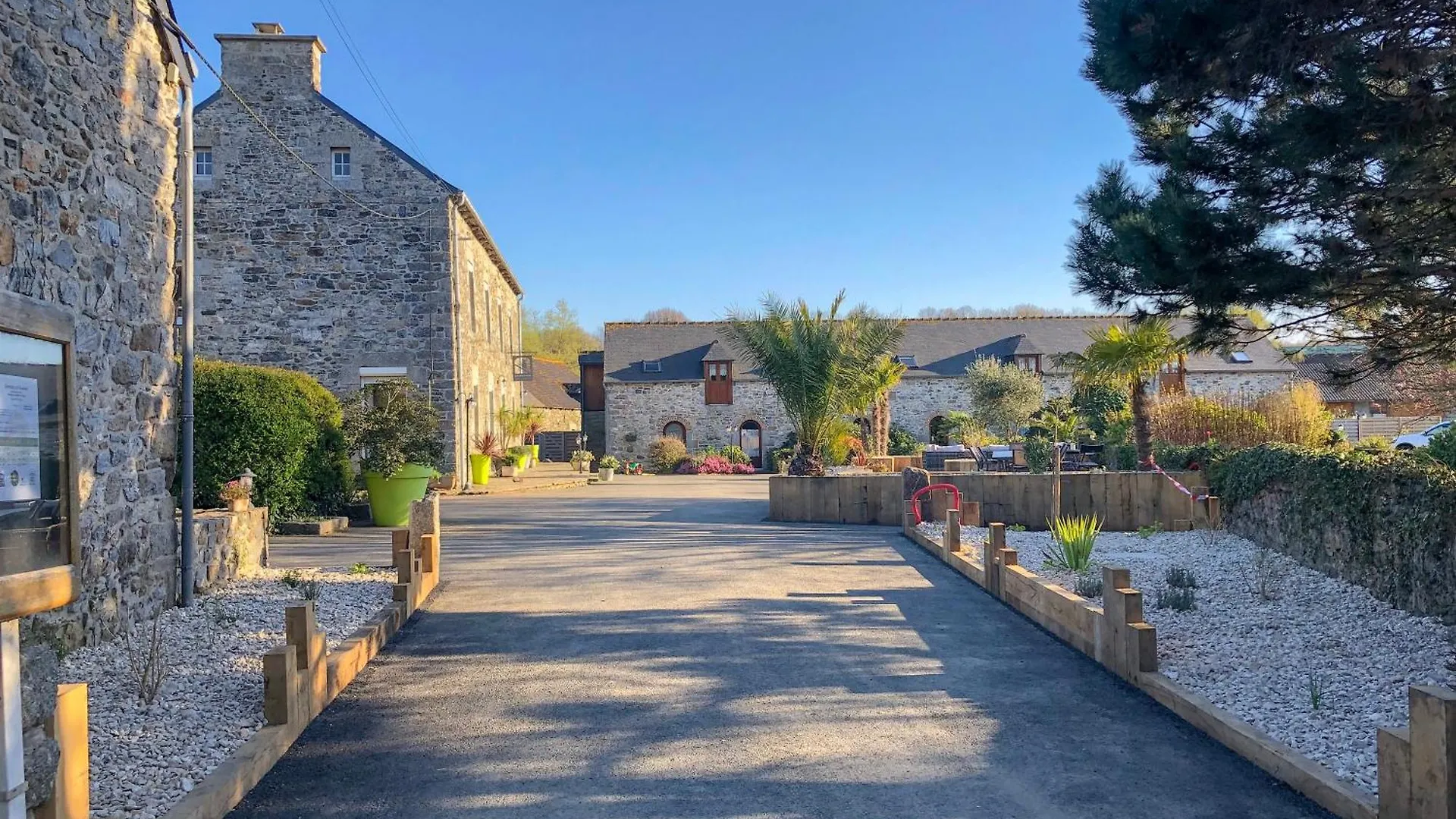 Bed & Breakfast Domaine Du Grenier Holiday home Yffiniac