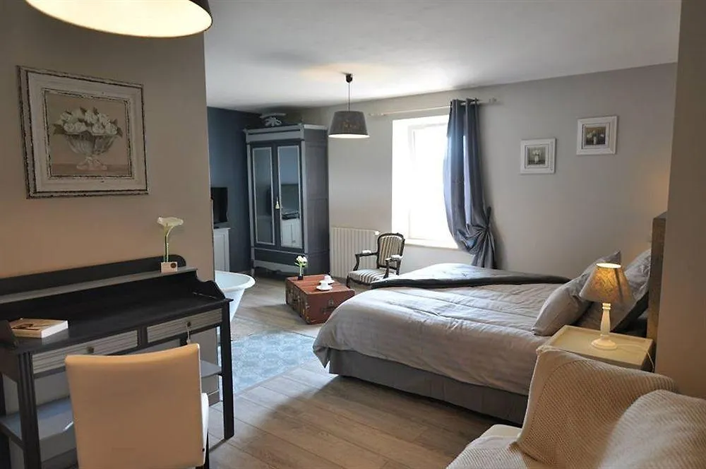 Domaine Du Grenier Holiday home Yffiniac Bed & Breakfast