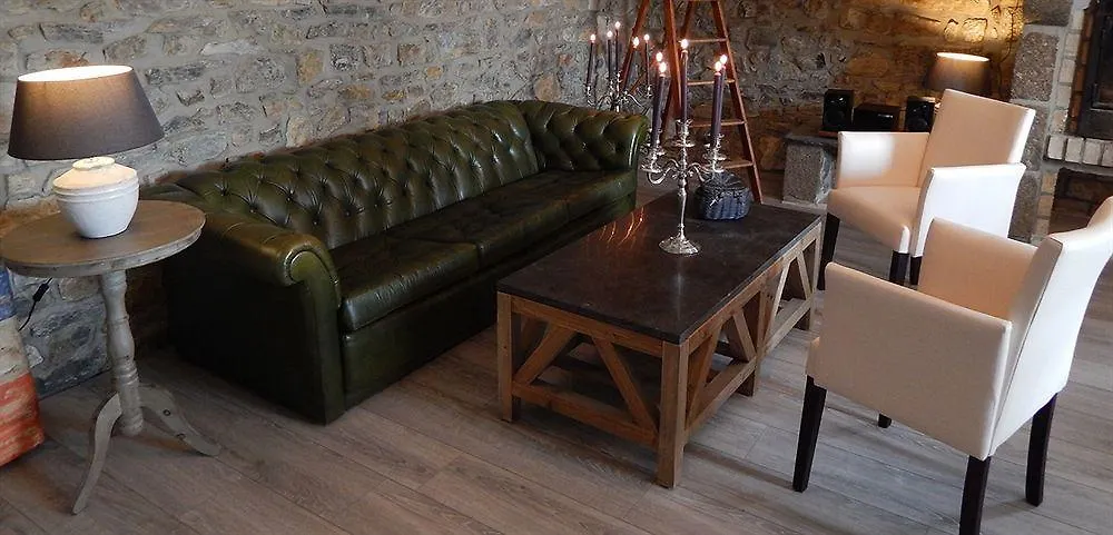 Domaine Du Grenier Holiday home Yffiniac Bed & Breakfast