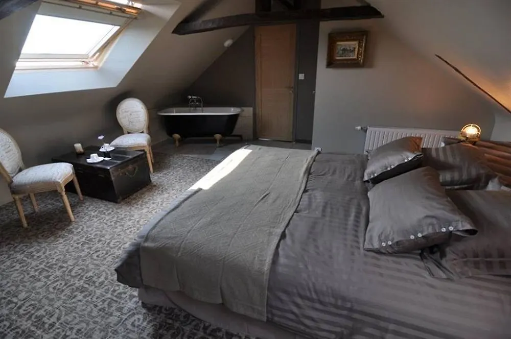 Domaine Du Grenier Holiday home Yffiniac Bed & Breakfast
